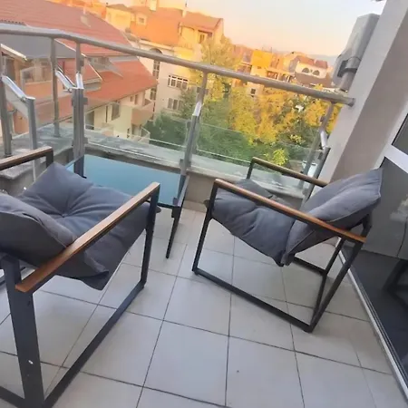 Apartament Ahinora
