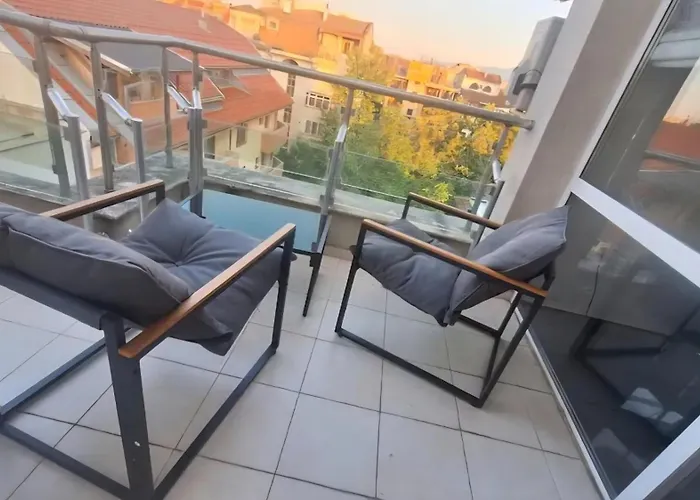 Apartament Ahinora