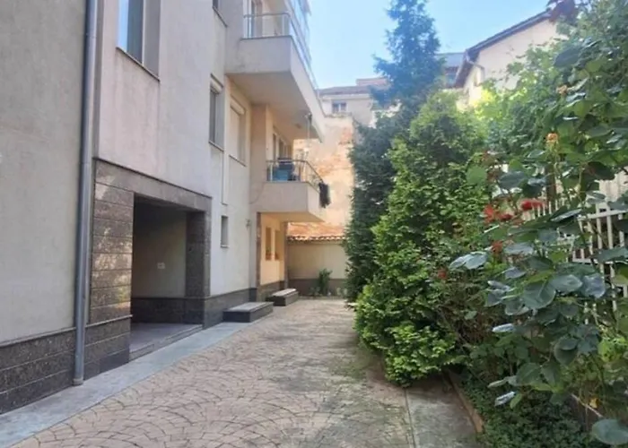 Ahinora Apartament *