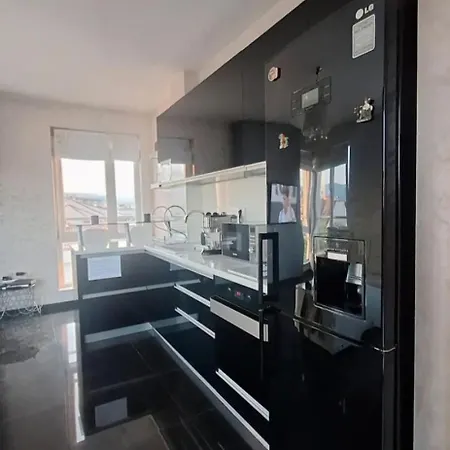 Ahinora Апартамент *