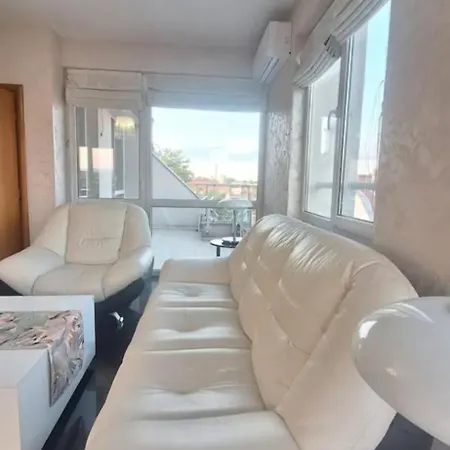 Ahinora Пловдив