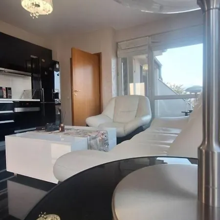 Apartment Ahinora *