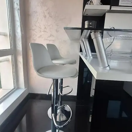 Ahinora Апартамент *