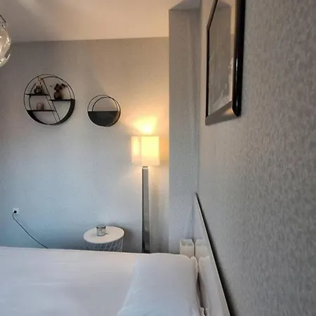 Ahinora Апартамент *