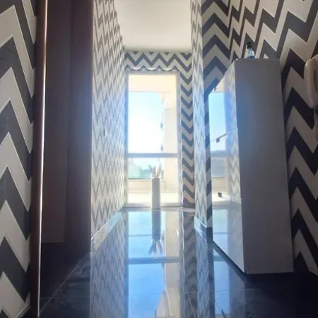 Ahinora Апартамент *